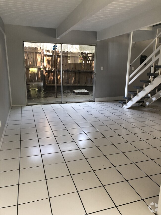 Building Photo - 992 Emerson St Unit #996 Rental