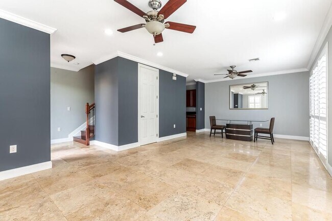 Photo - 486 SW 5th St