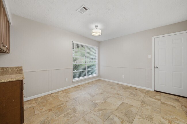 Photo - 16611 Ben Ledi Dr