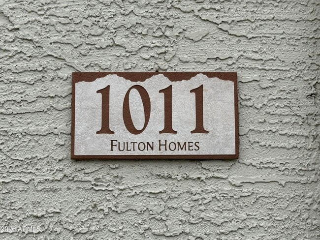 1011 E Redwood Dr