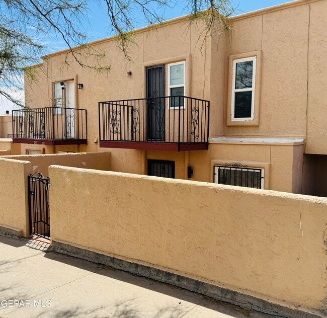 Building Photo - 2520 San Jose Ave Unit 4C