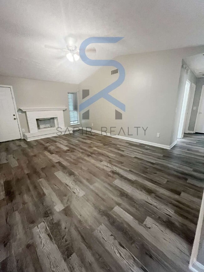 Photo - Move in before October 31st and get $100 O...