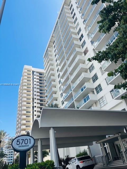 Building Photo - 5701 Collins Ave Unit 709 Rental