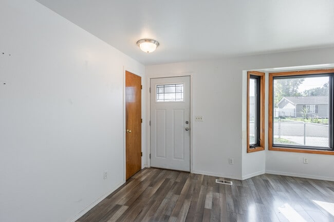 Photo - 924 E Georgia Ave