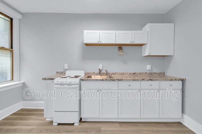 Photo - 131 Allen St Unit 5