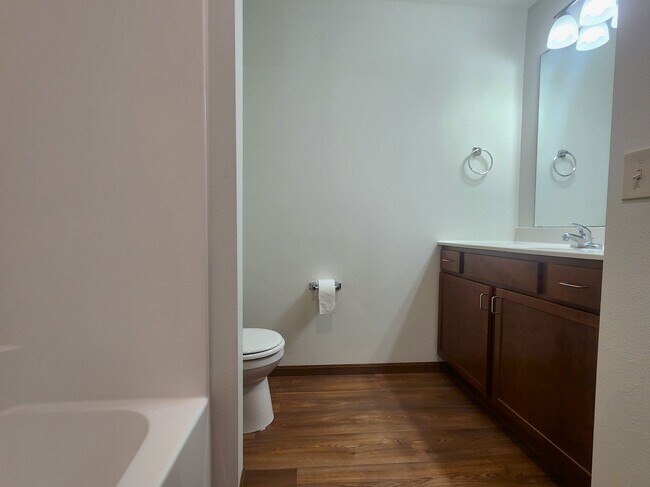 Bathroom (1BR)