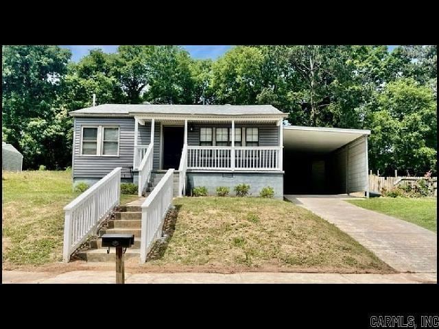 Building Photo - 818 Poplar Dr Rental