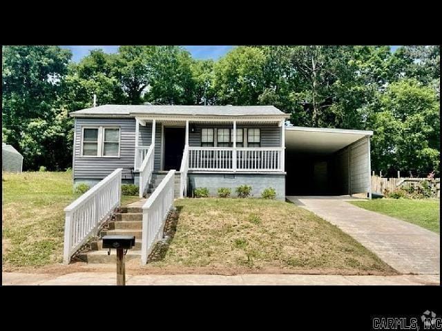 Building Photo - 818 Poplar Dr Rental