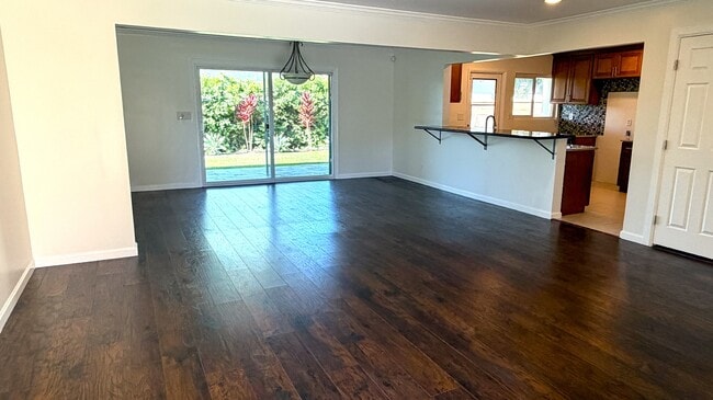 Photo - 3069 Hackett Ave