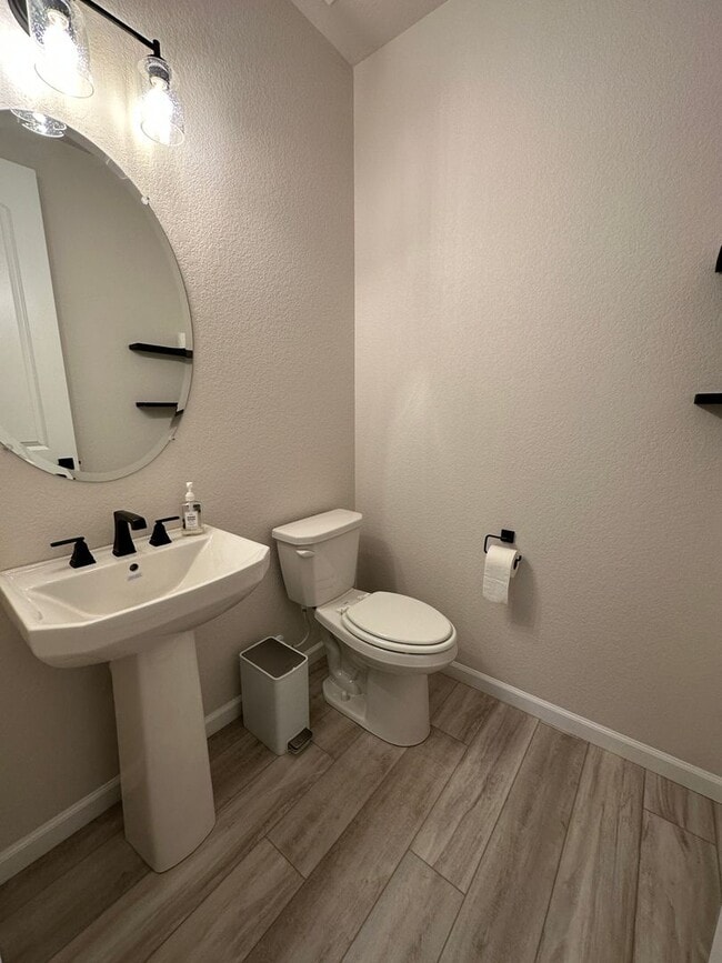 Photo - ---UPGRADED HOUSE---Single family house in...