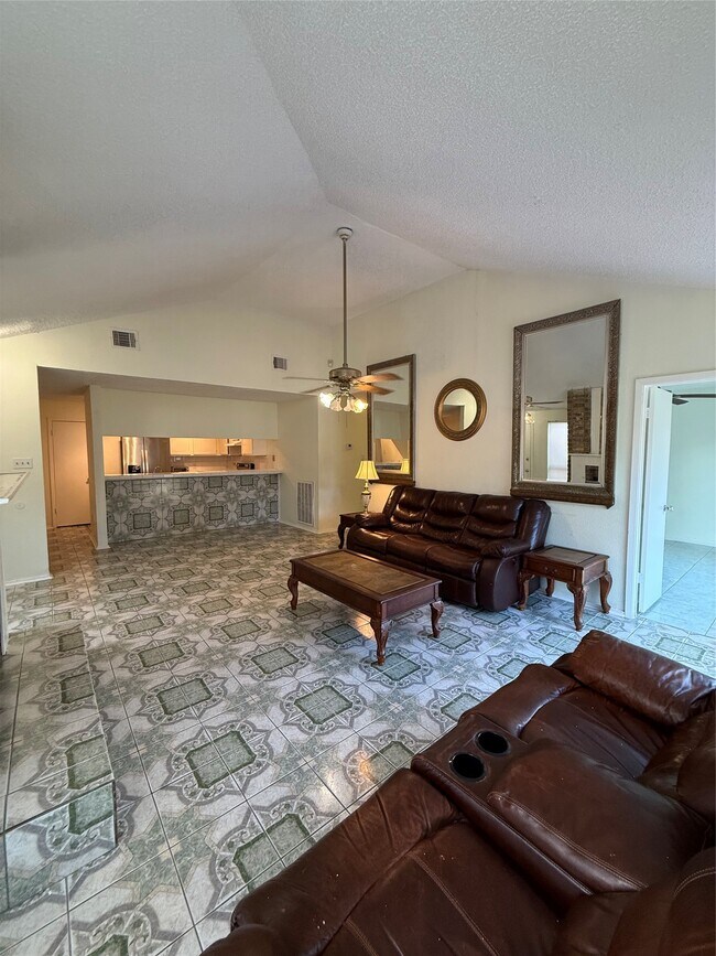 9011 Ketchwood Dr