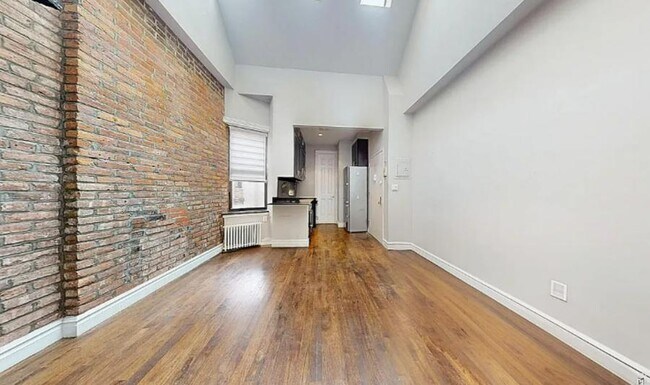 Photo - East 25th Street Unidad 5RE