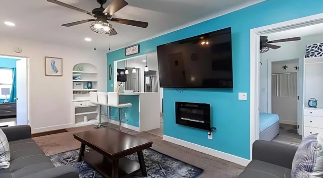 Photo - 3981 Ingraham St