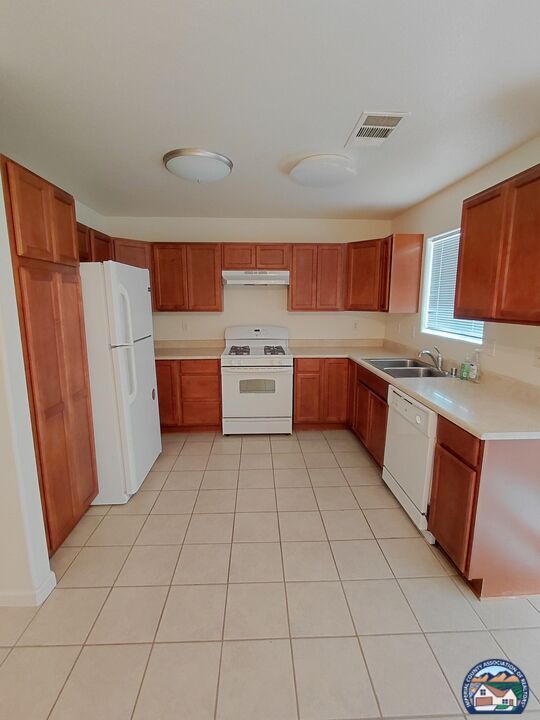 Photo - 409 E Alexandria St