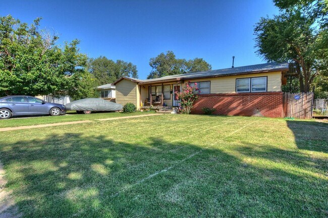 Photo - 5004 40th St