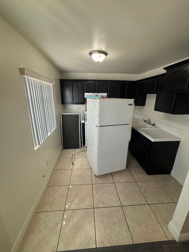 Photo - 327 E 106th St