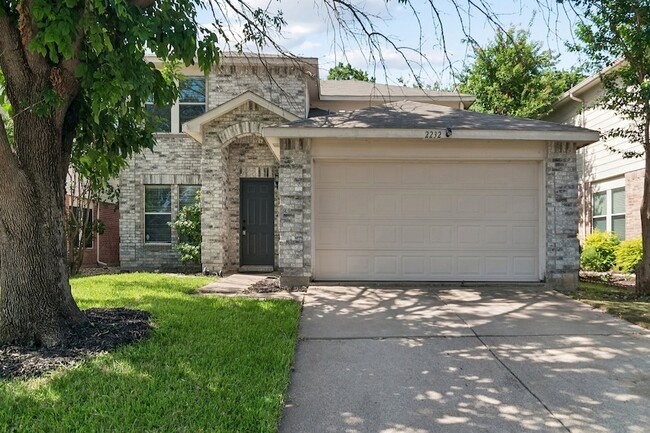 Building Photo - 2232 Chestnut Dr