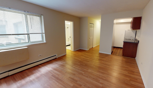 Photo - 1055 W Catalpa Ave Condo Unit 411