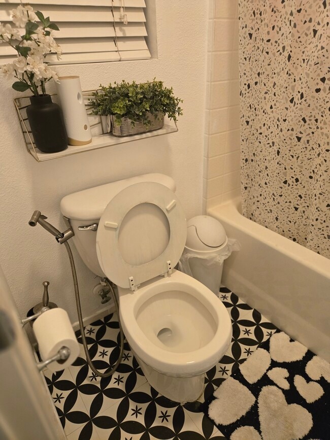 Photo - 4085 Garvey Way