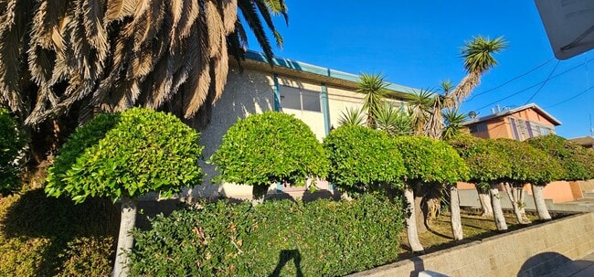 Photo - 14075 Foothill Blvd