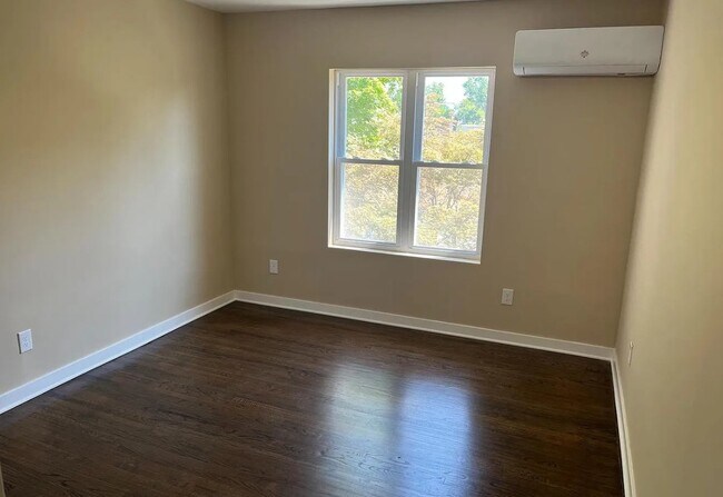 108 W Spring Ave