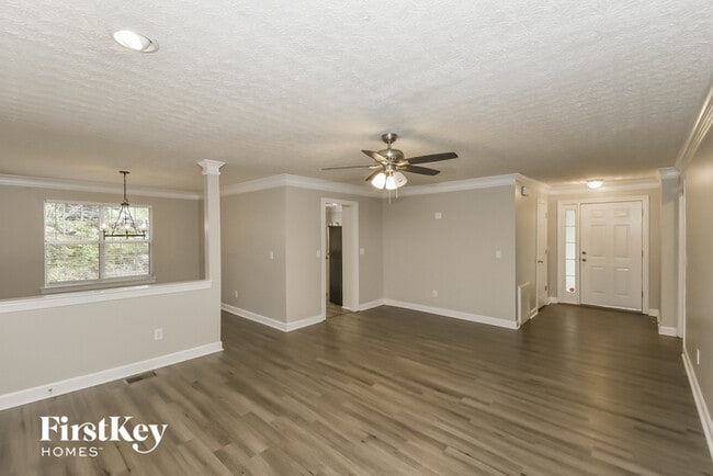 Photo - 520 Honeysuckle Ln