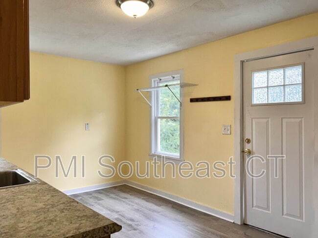 Photo - 60 Hawthorne Dr