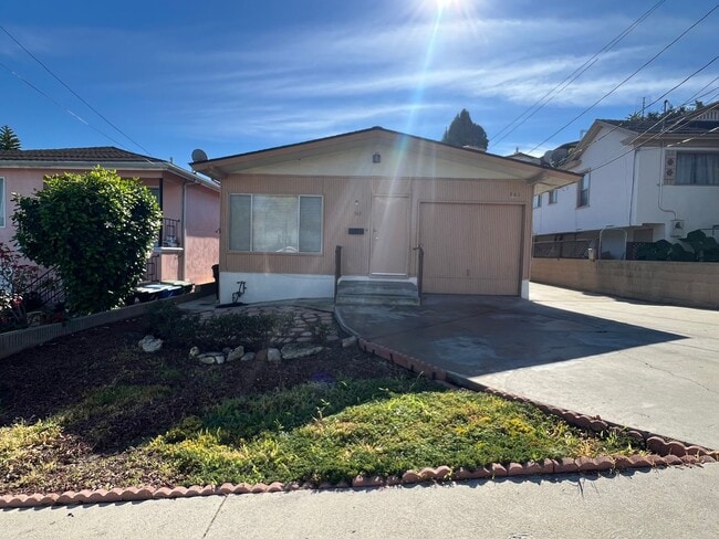 Building Photo - LEB Unit 741