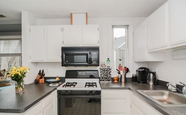 Photo - 21 Concord Greene Unit 8