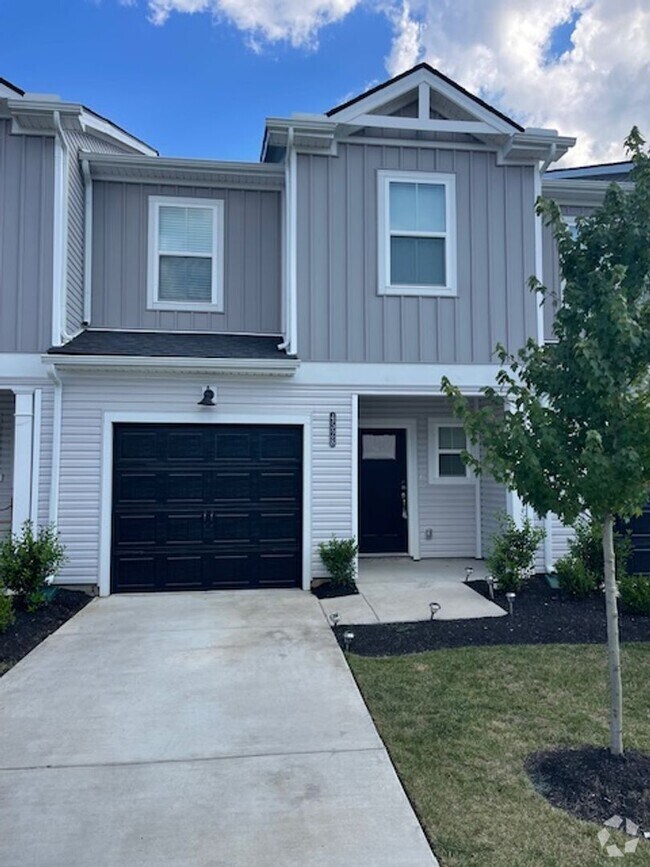 Building Photo - 4528 Skywood Ln Rental