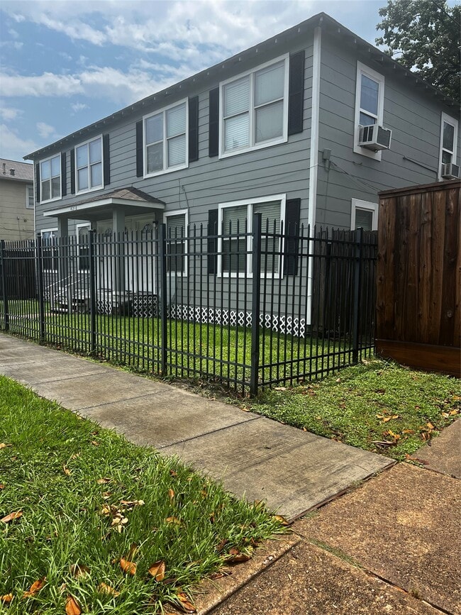 Photo - 4210 Ennis St