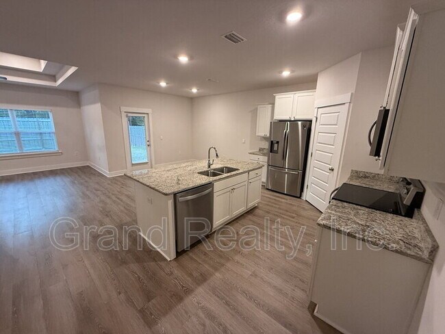 Photo - 5749 Danbury Blvd