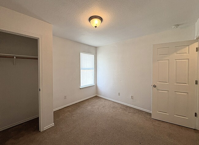 Photo - 2808 Ashley Dr