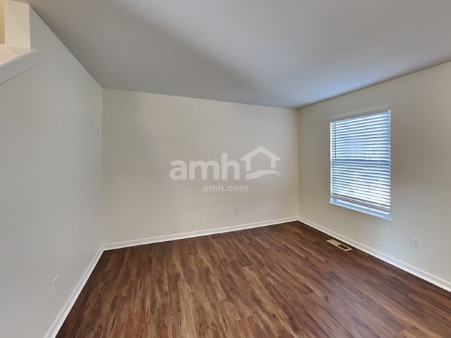 Photo - 25 Stoney Bluff Way