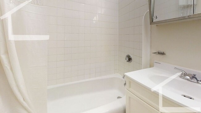 Photo - 120 Dustin St