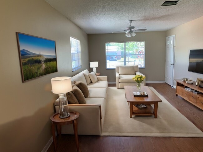 Photo - 6907 Mathers Ln