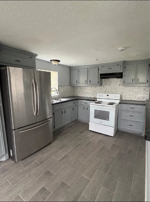 Photo - 301 N Avenue C