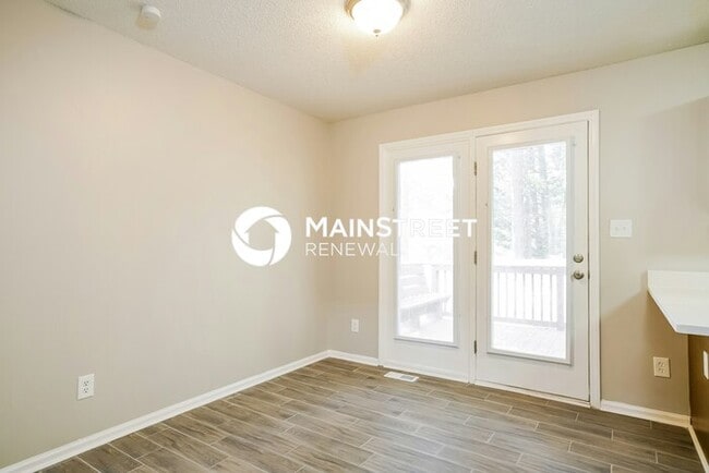 Photo - 3 Bedroom Pet-Friendly Home in Raleigh, NC with Main Street Renewal