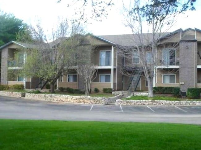 Building Photo - 12166 Metric Blvd Unit 339