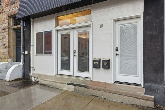 116 S 17th St Unit 2