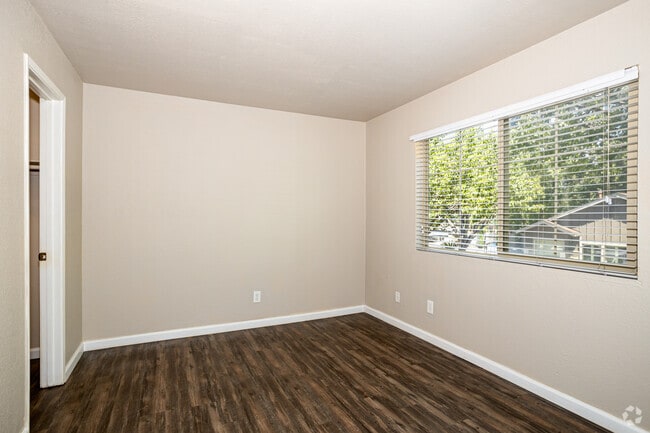1BR, 1BA - 760SF