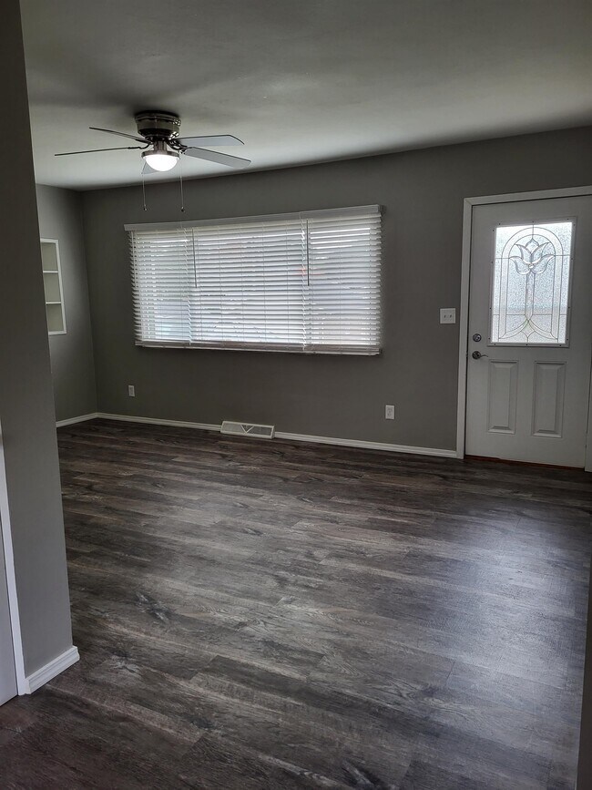 Photo - 1228 W Lombard St