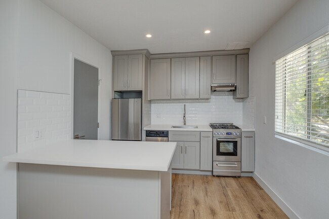 4136 Grandview