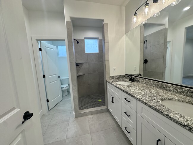 Photo - 186 N 2470 W