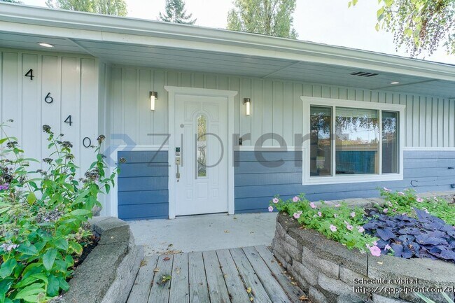 Photo - 4640 191st St SW