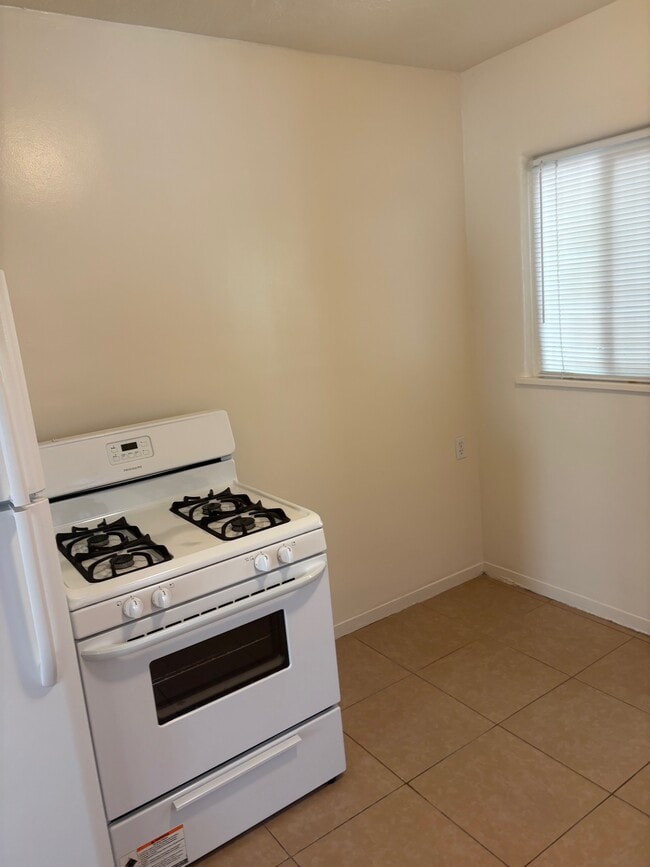 Photo - 623 14th St NW