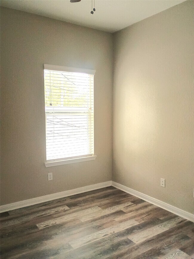 Photo - 617 Edgar St