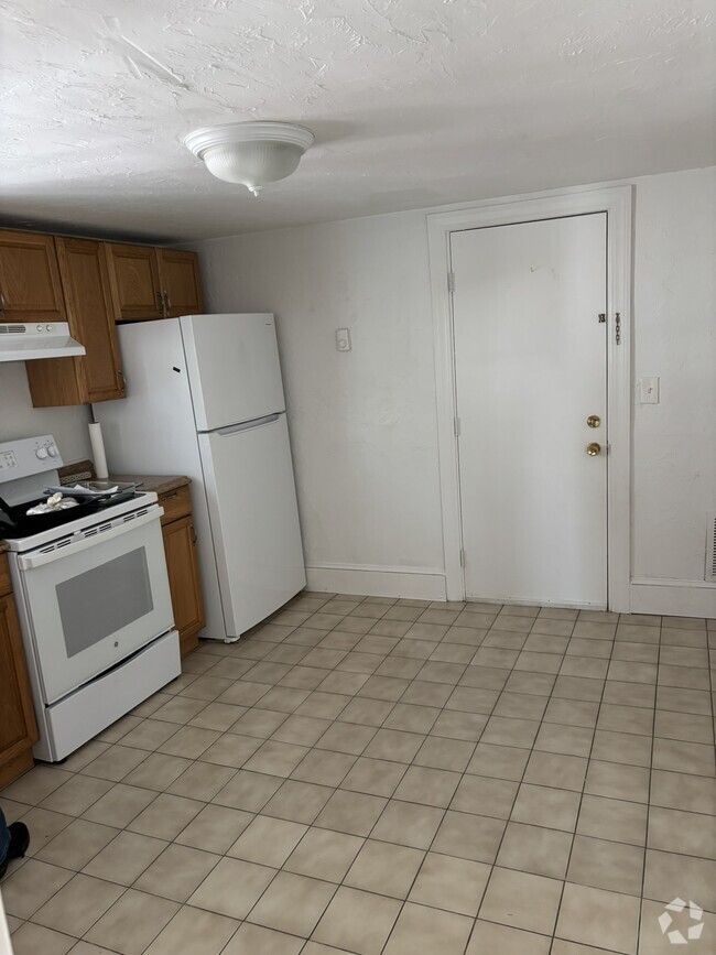 Building Photo - 15 Bolster St Unit 2 Rental
