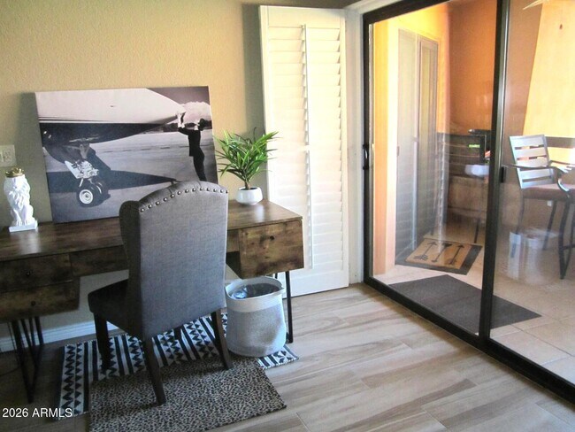 Photo - 12212 N Paradise Vlg Pkwy S Unidad 347