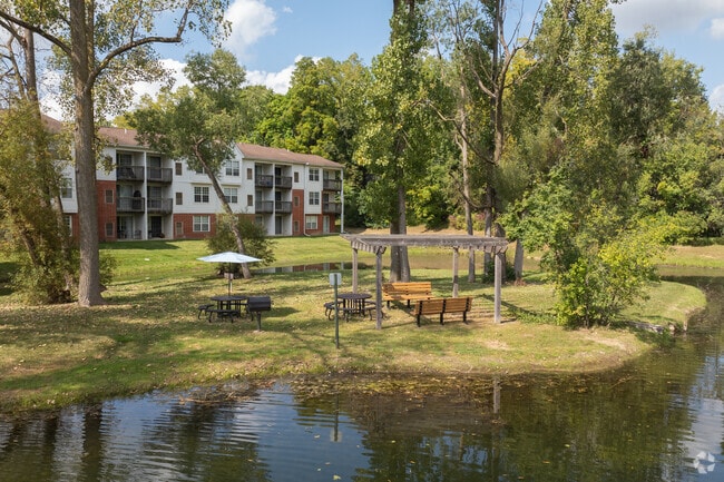 Ponds at Georgetown Apartments